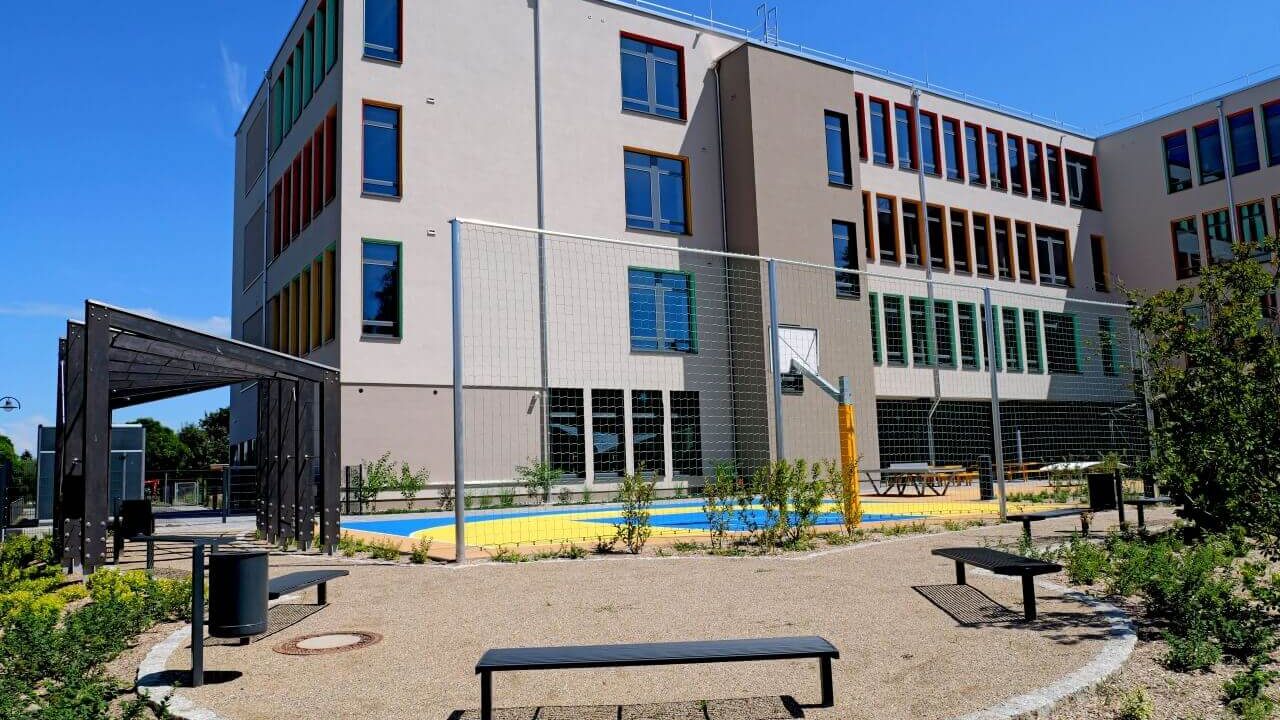 Außen - Oberschule Arnsdorf