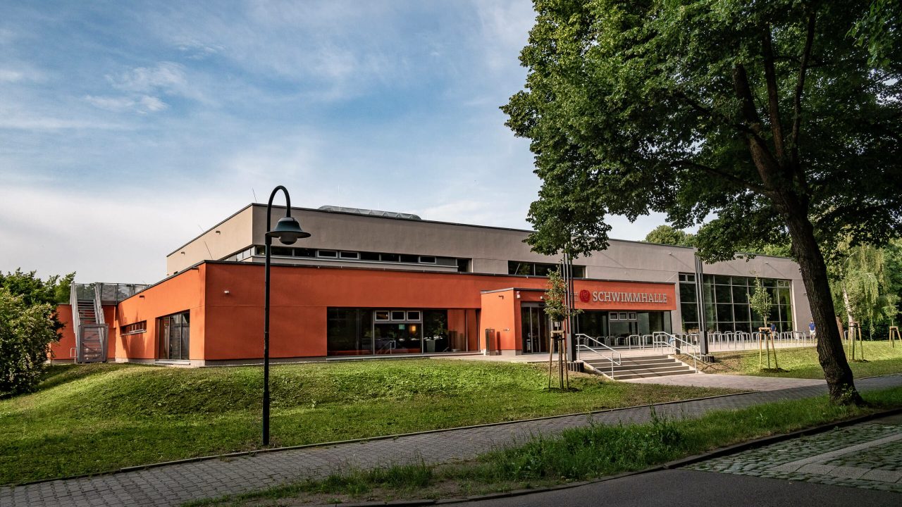 schwimmhalle-forst-12
