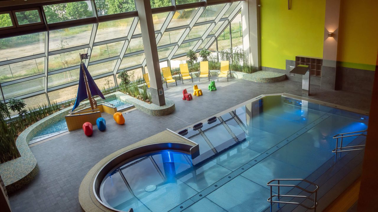 schwimmhalle-forst-13