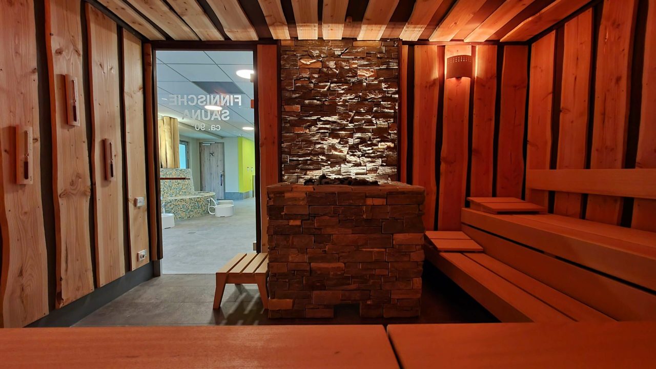 schwimmhalle-forst-4