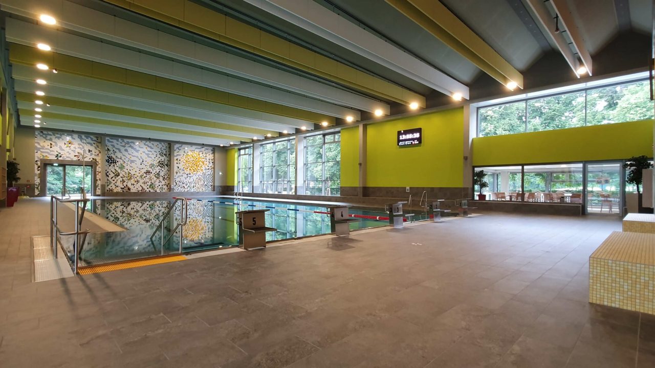 schwimmhalle-forst-8