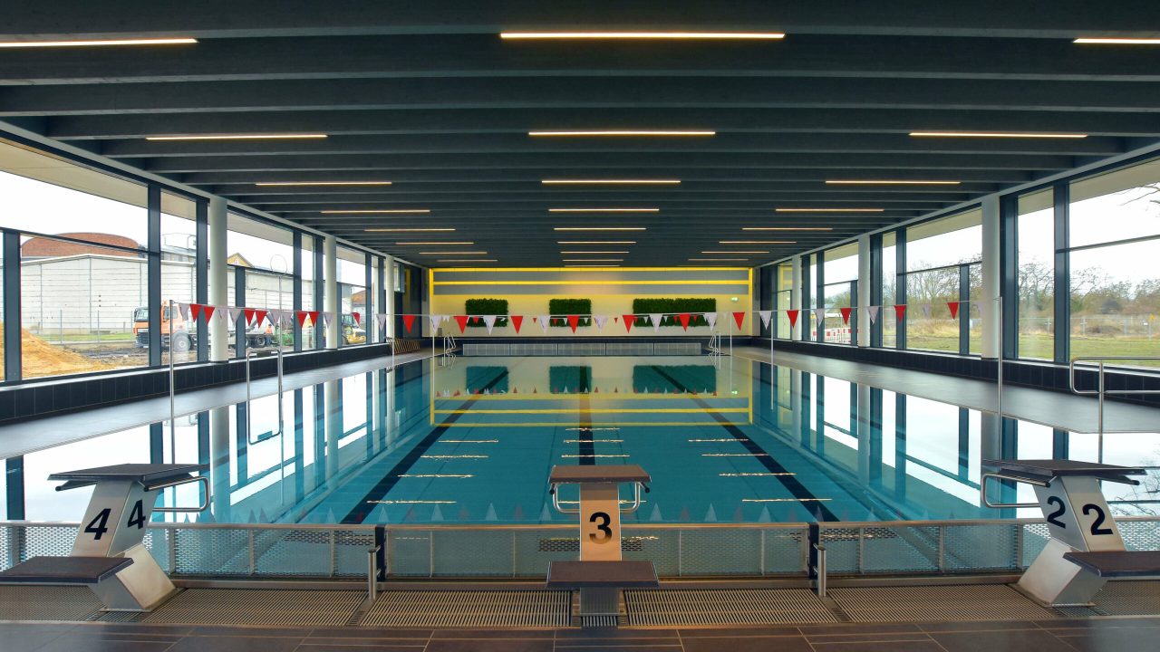 schwimmhalle-oschersleben-15